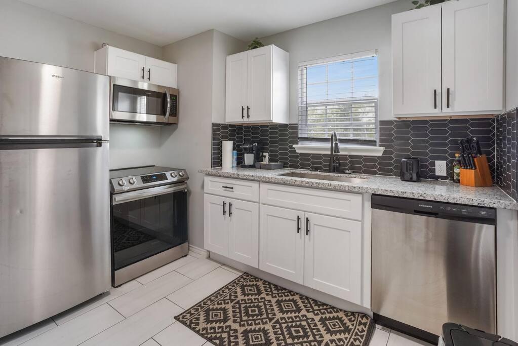 Cozy Two Bedroom Home Minutes From Downtown! Houston Esterno foto