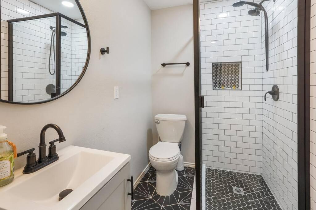 Cozy Two Bedroom Home Minutes From Downtown! Houston Esterno foto
